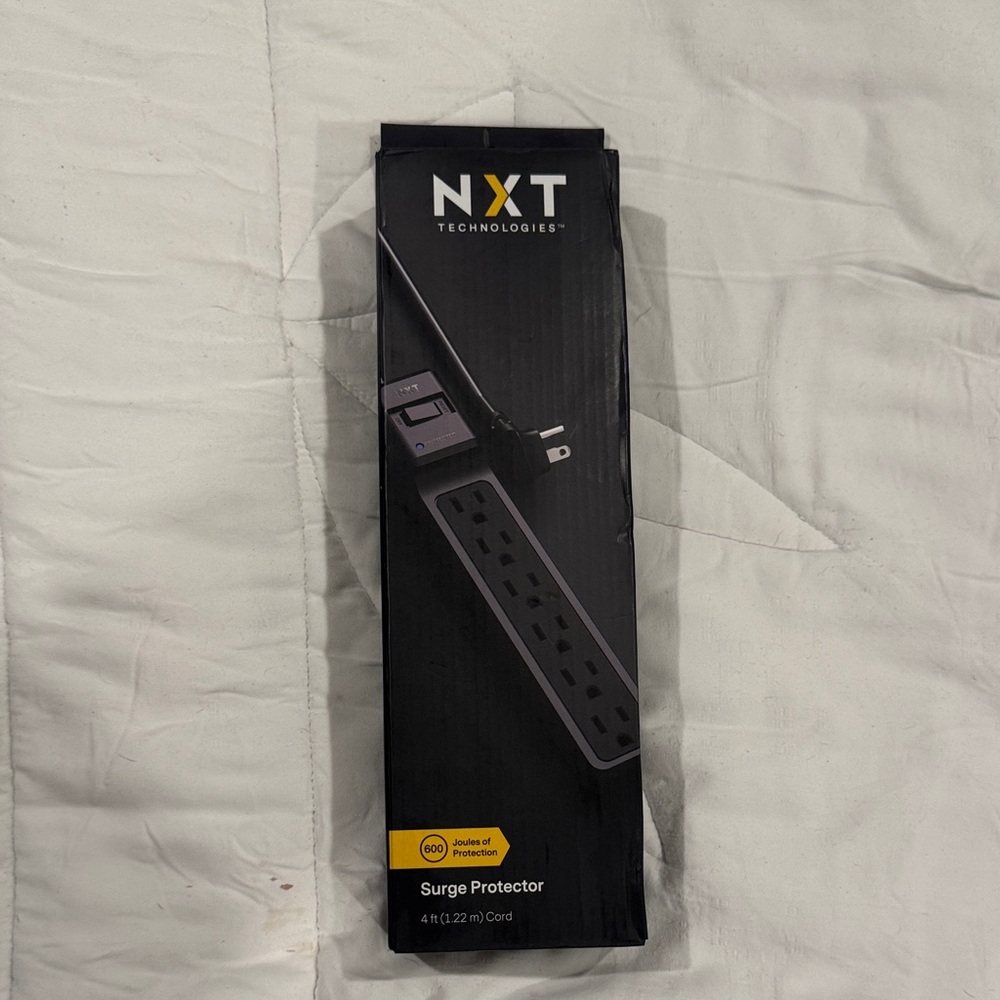 NXt technologies 4ft 6 outlet surge protector